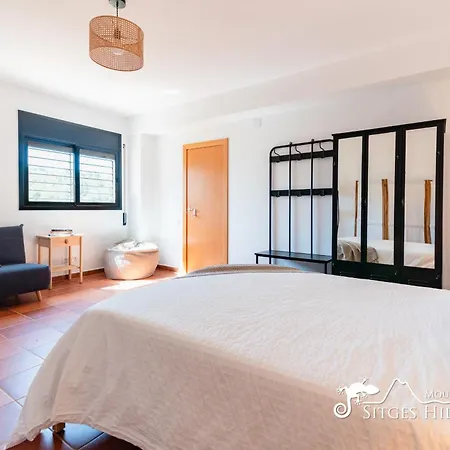 Serranita - Stylish With Views And Air Conditioning 15 Mins To Sitges * Olivella
