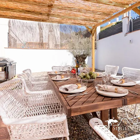 Serranita - Stylish With Views And Air Conditioning 15 Mins To Sitges Olivella