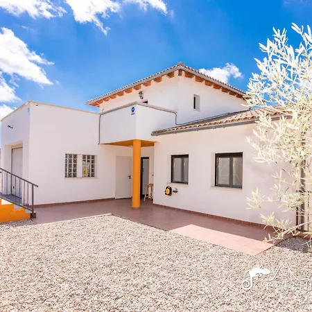 Serranita - Stylish With Views And Air Conditioning 15 Mins To Sitges فيلة *