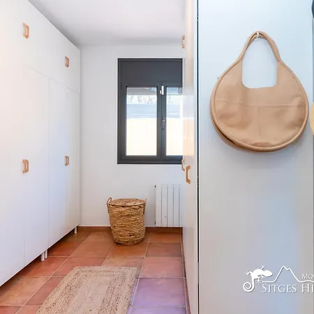 Serranita - Stylish With Views And Air Conditioning 15 Mins To Sitges فيلة
