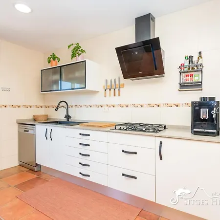 Serranita - Stylish With Views And Air Conditioning 15 Mins To Sitges Olivella