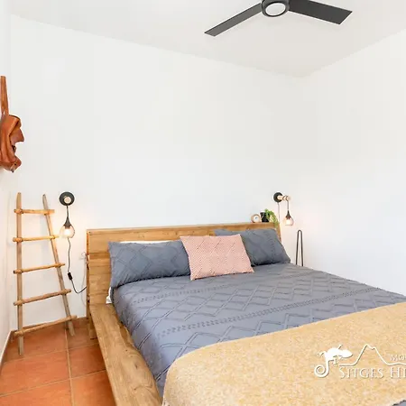 Serranita - Stylish With Views And Air Conditioning 15 Mins To Sitges Villa